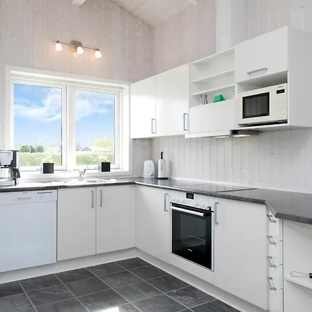 3 Bedroom Cozy In Hadsund Casa de Férias