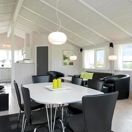 3 Bedroom Cozy In Hadsund *
