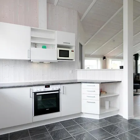 3 Bedroom Cozy In Hadsund * Øster Hurup
